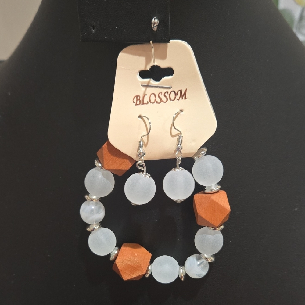 White and Orange Beaded Jewelry Set